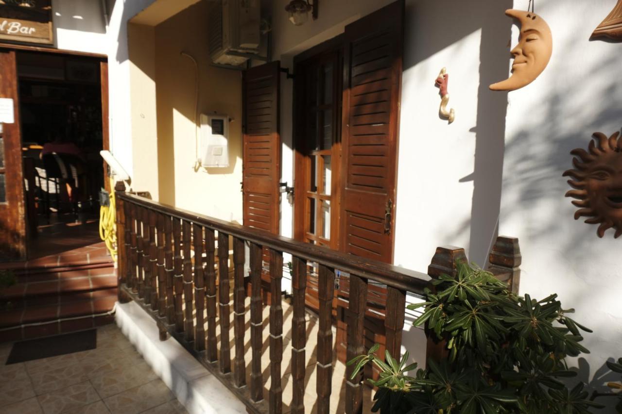 Taxiarchis Apartments Skiathos Habitación foto